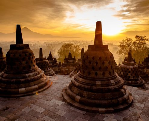 Atardecer en Indonesia, luna de miel de Bhárad