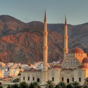 Mezquita en Omán, uno de los destinos exclusivos de Bhárad