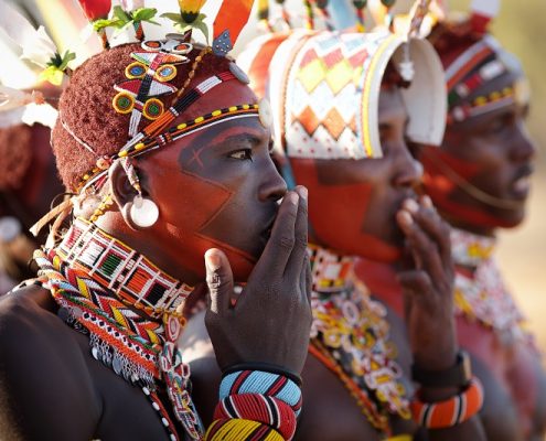Tribu Masai en Kenia, uno de los destinos de novios de Bhárad
